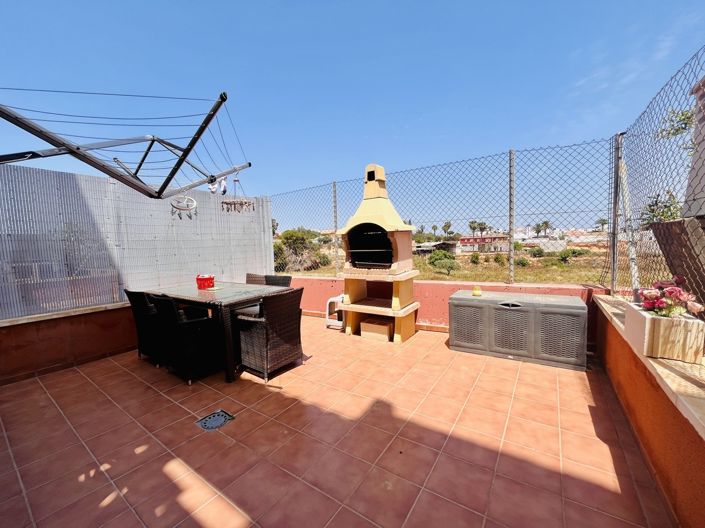 Image No.18-3 Bed Townhouse for sale