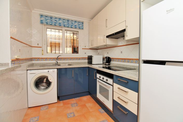 Image No.12-3 Bed Townhouse for sale