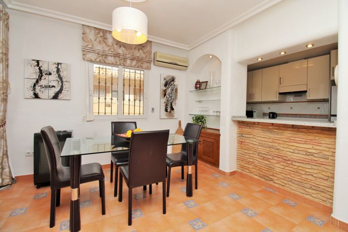 Image No.8-3 Bed Townhouse for sale