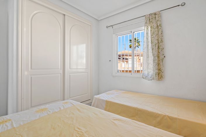 Image No.19-2 Bed Townhouse for sale