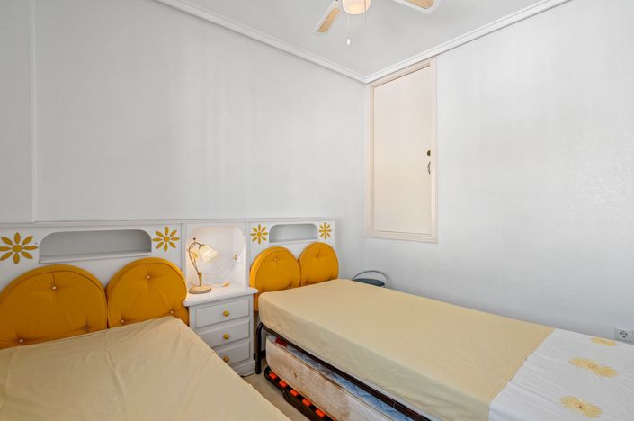 Image No.20-2 Bed Townhouse for sale