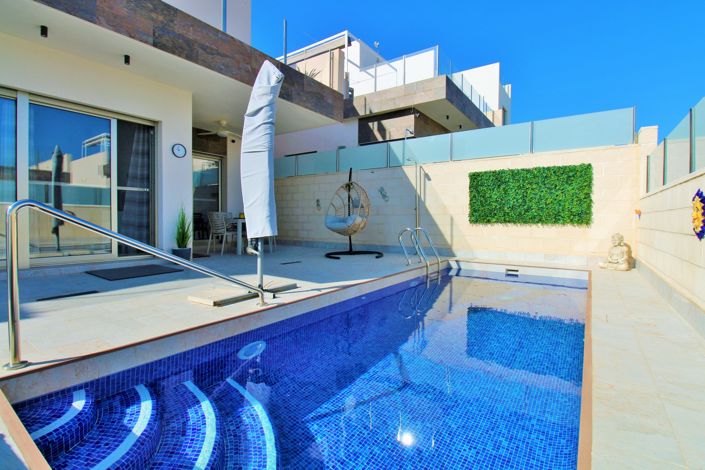 Image No.2-3 Bed Villa for sale