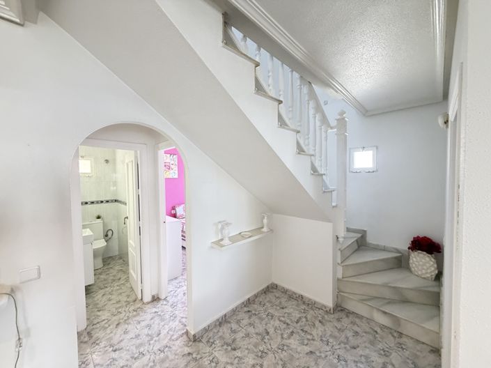 Image No.17-3 Bed Apartment for sale