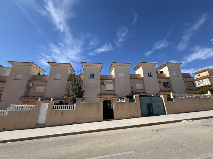 Image No.23-2 Bed Townhouse for sale