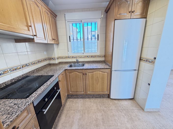 Image No.6-2 Bed Townhouse for sale