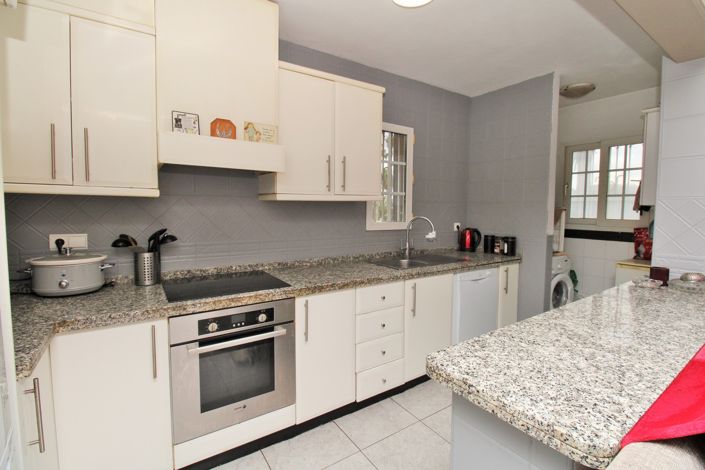 Image No.10-4 Bed Townhouse for sale