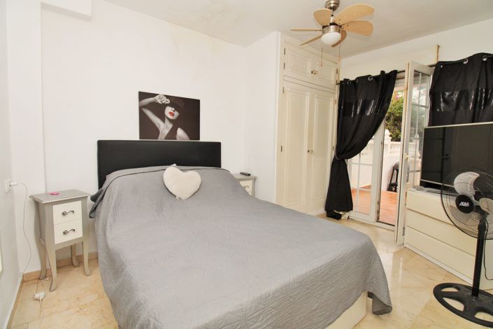 Image No.14-4 Bed Townhouse for sale