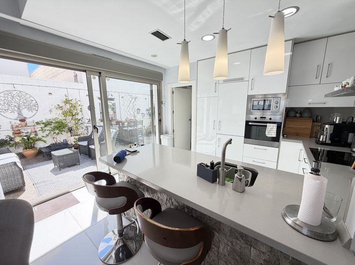 Image No.19-3 Bed Villa for sale