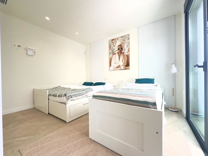 Image No.21-2 Bed Bungalow for sale