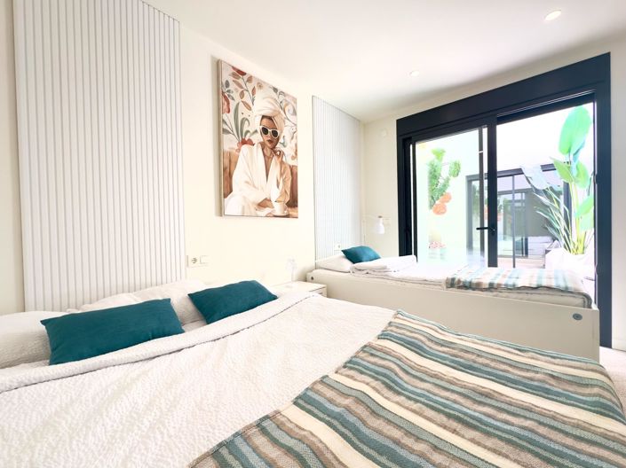 Image No.23-2 Bed Bungalow for sale