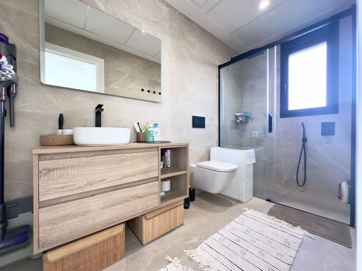 Image No.24-2 Bed Bungalow for sale