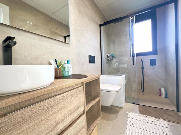 Image No.25-2 Bed Bungalow for sale