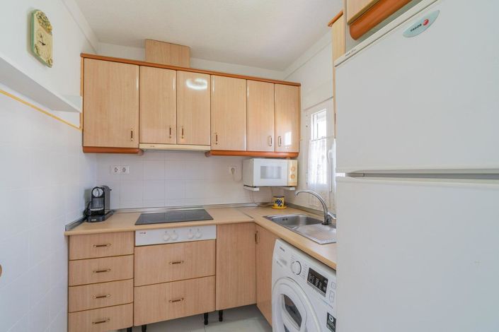 Image No.12-2 Bed Townhouse for sale