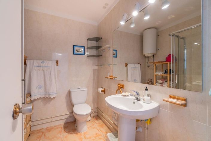 Image No.29-2 Bed Townhouse for sale