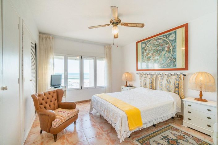 Image No.30-2 Bed Townhouse for sale