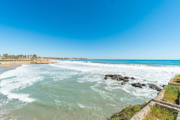 Image No.45-2 Bed Townhouse for sale