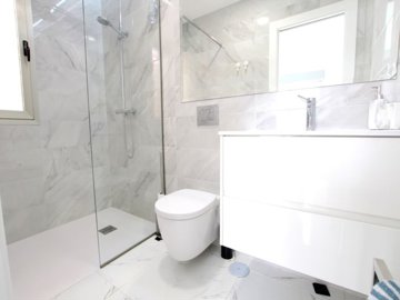 villa-in-villamartin-15-large