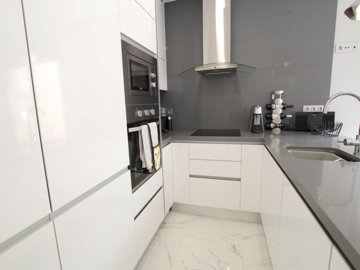 villa-in-villamartin-9-large