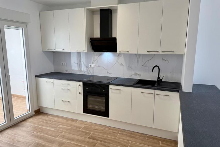 Image No.14-3 Bed Semi-Detached for sale