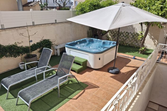 Image No.2-4 Bed Villa for sale