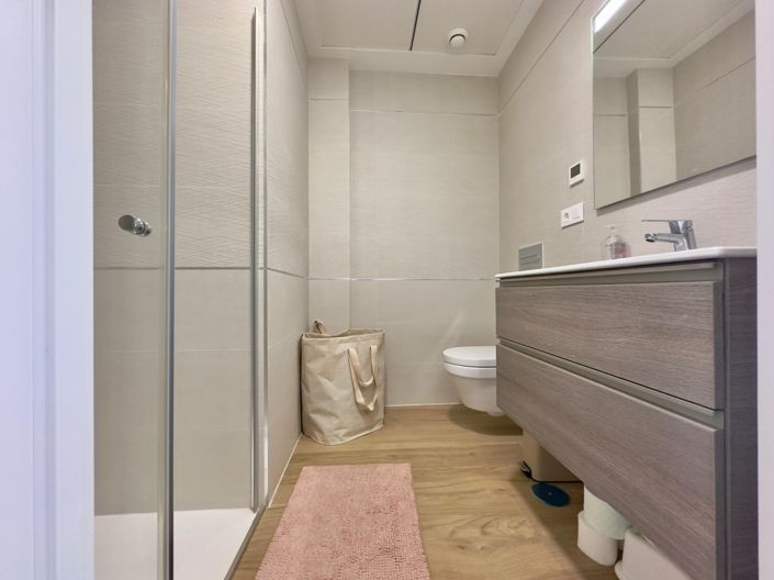 Image No.21-2 Bed Bungalow for sale