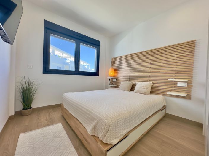 Image No.23-2 Bed Bungalow for sale