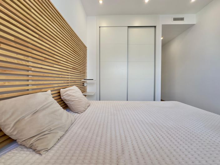 Image No.25-2 Bed Bungalow for sale