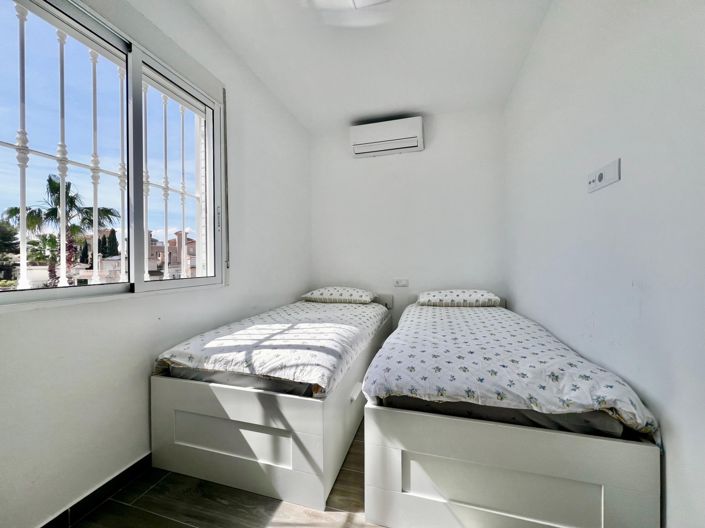 Image No.17-5 Bed Villa for sale