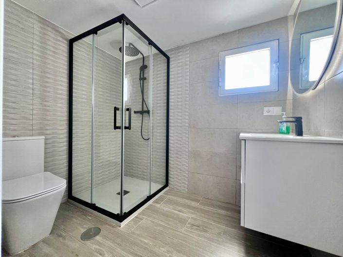 Image No.39-5 Bed Villa for sale