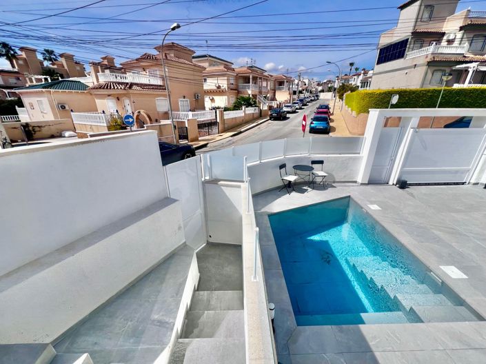 Image No.45-5 Bed Villa for sale