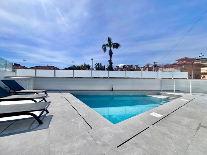 Image No.50-5 Bed Villa for sale