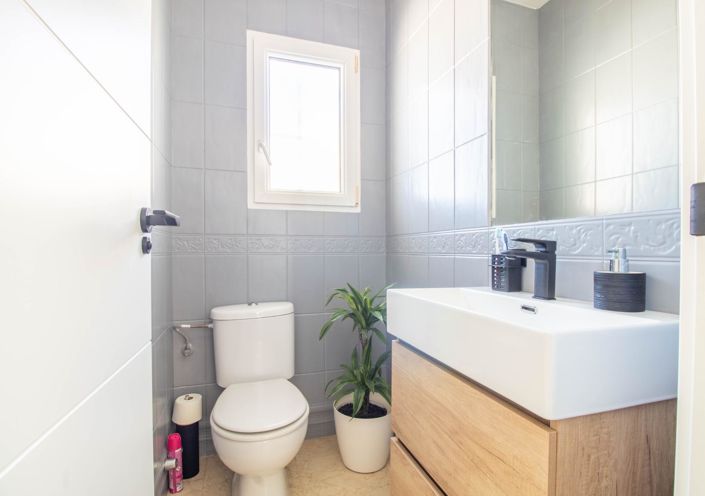 Image No.18-3 Bed Villa for sale