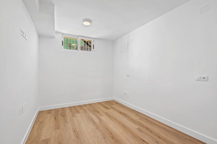 Image No.29-3 Bed Semi-Detached for sale