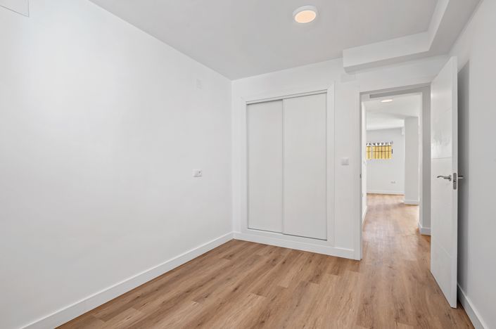 Image No.30-3 Bed Semi-Detached for sale