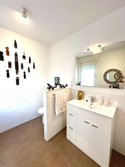 Image No.21-2 Bed Apartment for sale