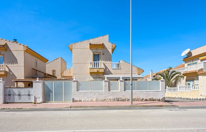 Image No.3-3 Bed Villa for sale