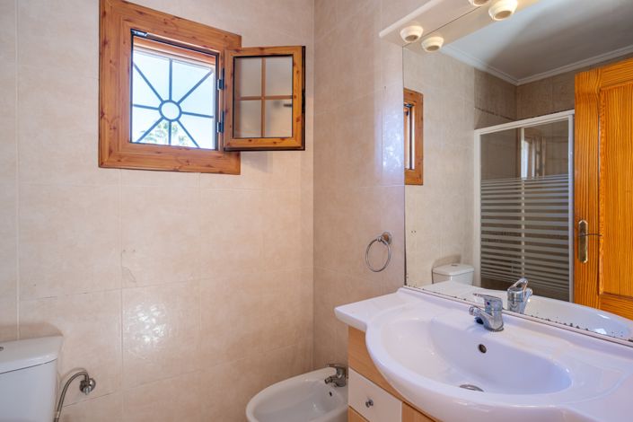 Image No.19-5 Bed Villa for sale