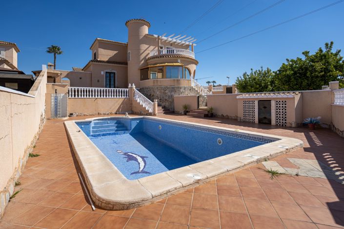 Image No.3-5 Bed Villa for sale