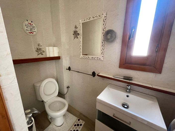 Image No.11-2 Bed Townhouse for sale