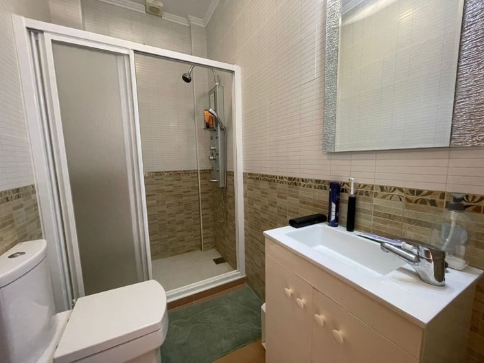 Image No.12-2 Bed Townhouse for sale