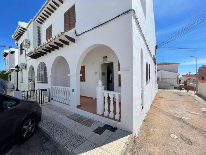 Image No.16-2 Bed Townhouse for sale