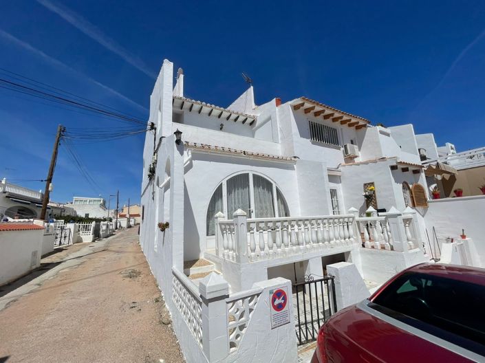 Image No.2-2 Bed Townhouse for sale