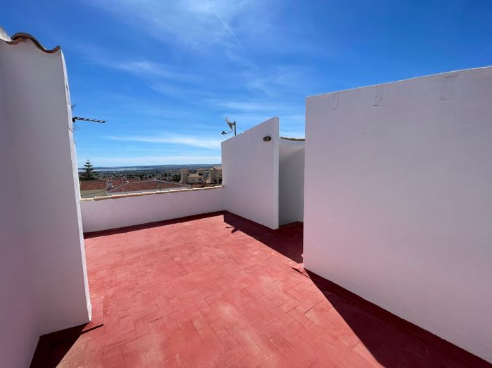 Image No.21-2 Bed Townhouse for sale