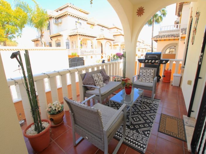 Image No.8-2 Bed Townhouse for sale