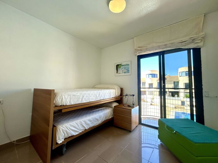 Image No.18-3 Bed Townhouse for sale