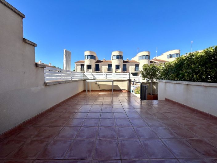 Image No.23-3 Bed Townhouse for sale