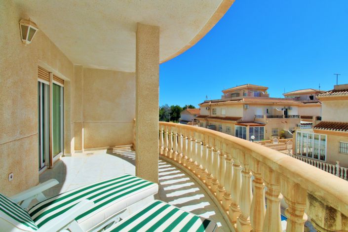 Image No.3-3 Bed Apartment for sale