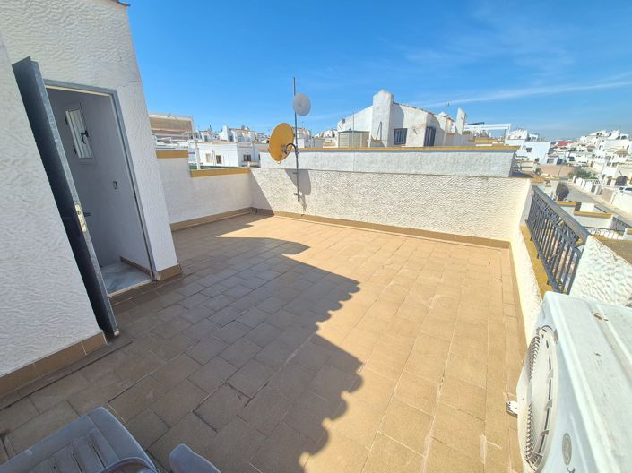 Image No.28-3 Bed Semi-Detached for sale
