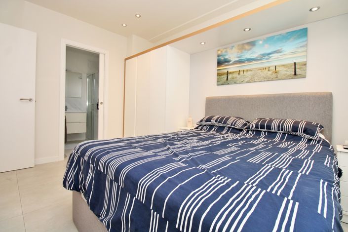 Image No.12-2 Bed Apartment for sale