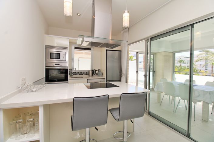 Image No.8-2 Bed Apartment for sale